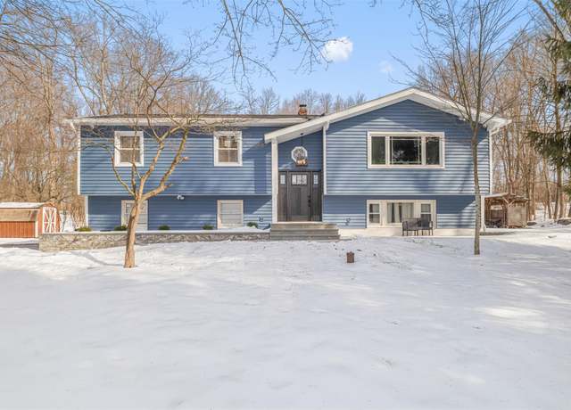 Property at 126 Sycamore Dr, New Windsor, NY 12553, 3 beds, 2.5 baths
