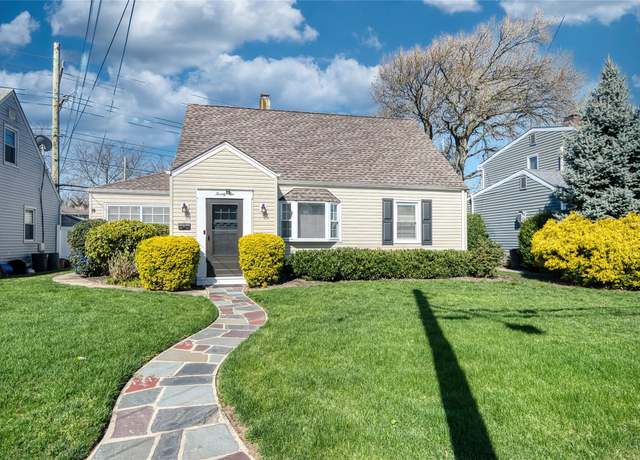 Property at 22 Gotham St, Valley Stream, NY 11580, 4 beds, 1 bath