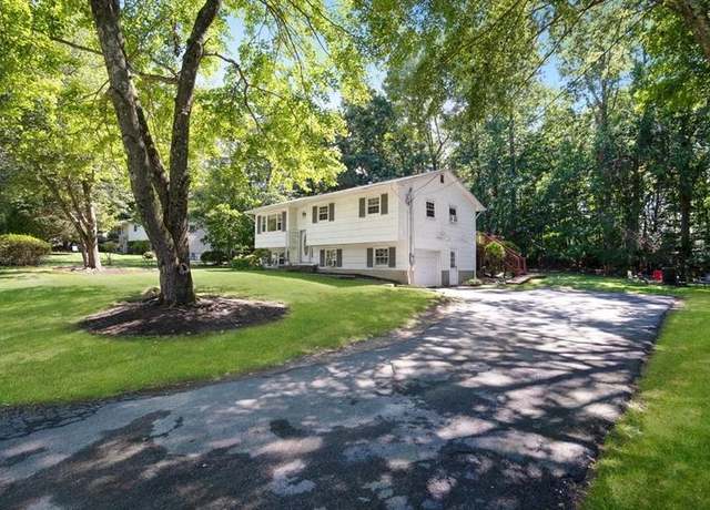 Property at 62 Laura Dr, Airmont, NY 10952, 4 beds, 1.5 baths