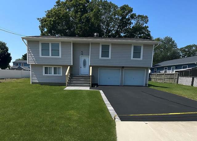Property at 46 Andrews Ave, Wyandanch, NY 11798, 3 beds, 2 baths