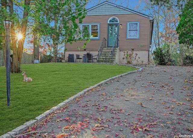Property at 529 Birch Hollow Dr, Shirley, NY 11967, 4 beds, 1 bath