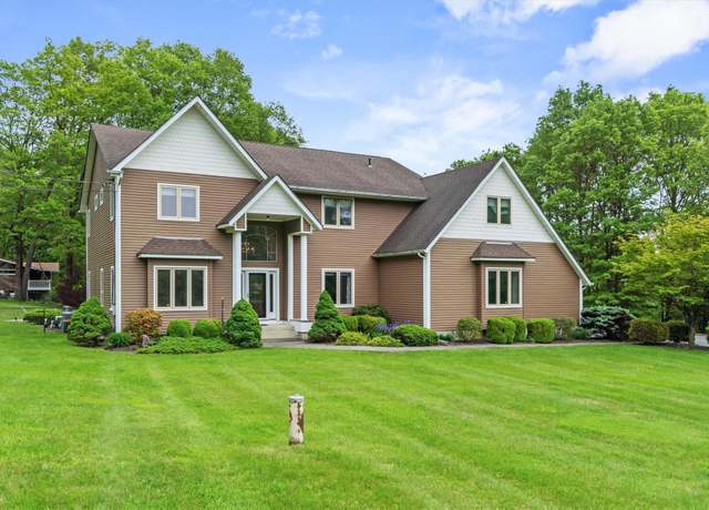 Property at 115 Moffat Rd, Washingtonville, NY 10992, 4 beds, 3.5 baths