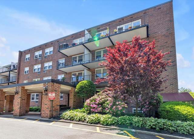 Property at 34 Pearsall Ave Unit 1C, Glen Cove, NY 11542, 2 beds, 2 baths