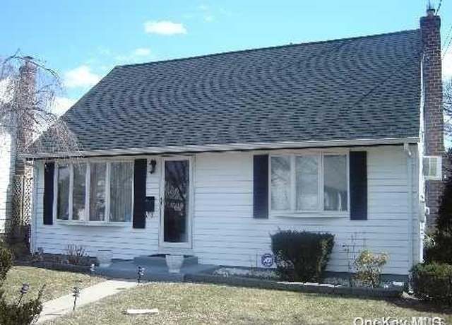Property at Undisclosed address, Elmont, NY 11003, 4 beds, 2 baths