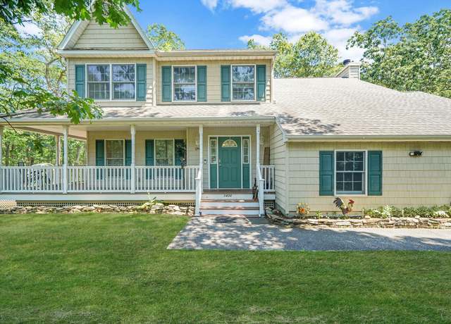 Property at 1430 Wading River Manor Rd, Wading River, NY 11792, 4 beds, 3.5 baths