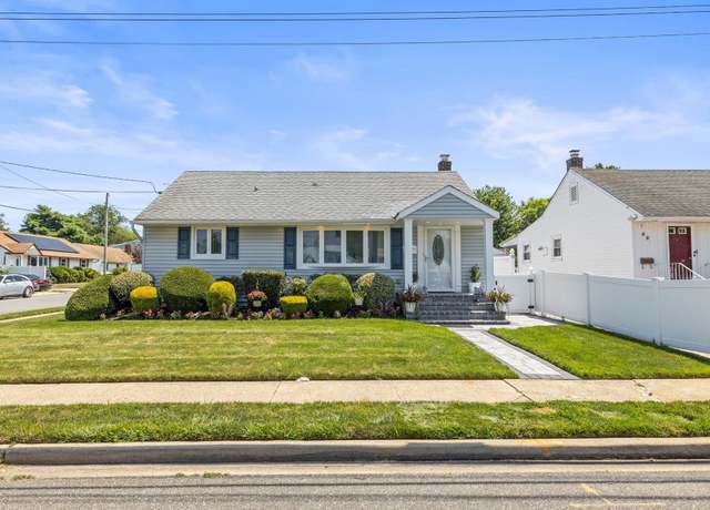 Property at 64 Myers Ave, Hicksville, NY 11801, 3 beds, 1 bath