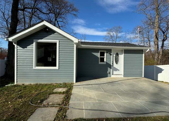 Property at 22 Sylvan Trl, Monroe, NY 10950, 3 beds, 1 bath