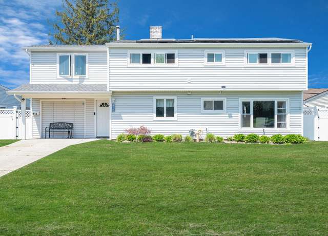 Property at 418 Twin Ln S, Wantagh, NY 11793, 4 beds, 3 baths