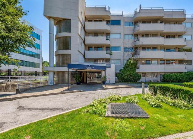 Property at 88 Cuttermill Rd #322, Great Neck, NY 11021, 2 beds, 2.5 baths