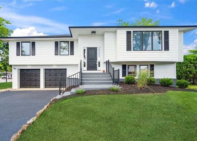 Property at 43 Acorn Ln, Plainview, NY 11803, 4 beds, 2.5 baths