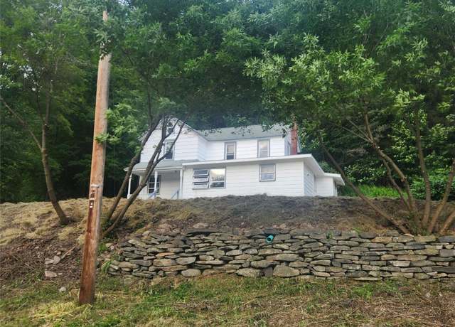 Property at 476 Old Route 17, Livingston Manor, NY 12758, 3 beds, 1 bath