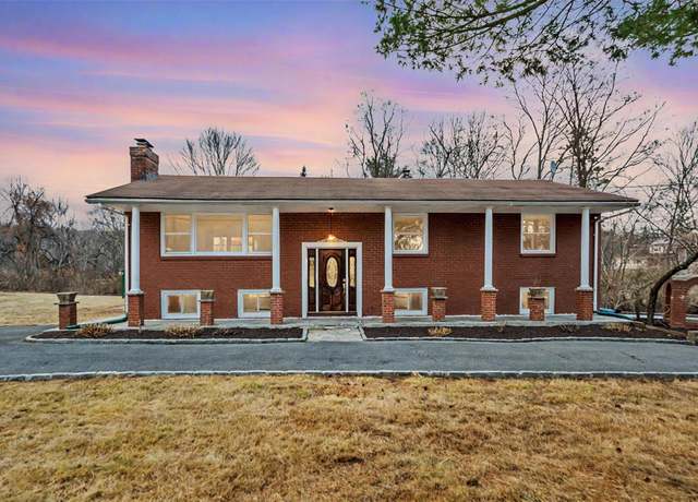 Property at 559 Laroe Rd, Chester, NY 10918, 4 beds, 2.5 baths