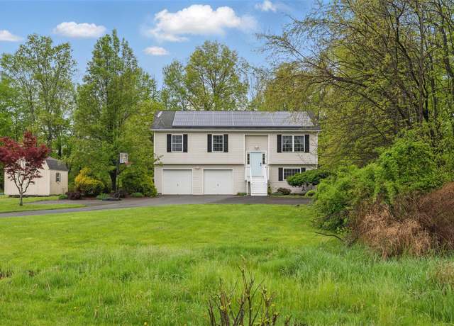 Property at 86 Gillespie St, Pine Bush, NY 12566, 4 beds, 3 baths