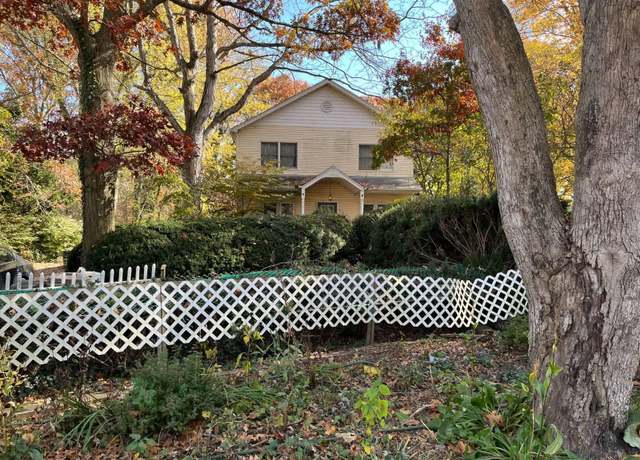 Property at 143 Walter Ave, Hauppauge, NY 11788, 3 beds, 1.5 baths