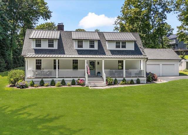 Property at 25 Kanes Ln, Huntington Bay, NY 11743, 4 beds, 2.5 baths