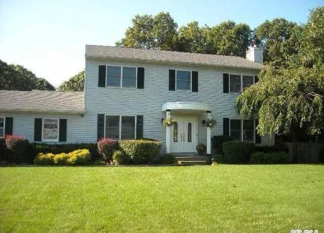 Property at 4 Valley Ct, Holtsville, NY 11742, 4 beds, 2.5 baths