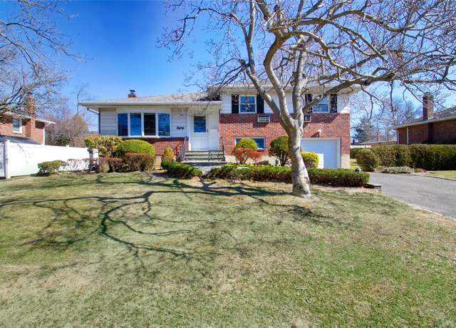 Property at 80 Larch Dr, Manhasset Hills, NY 11040, 3 beds, 2.5 baths