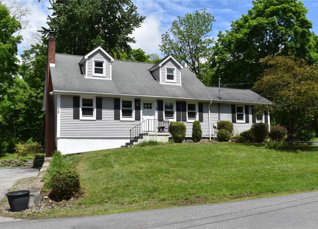 Property at 101 Sunrise Hill Rd, Fishkill, NY 12524, 4 beds, 2 baths