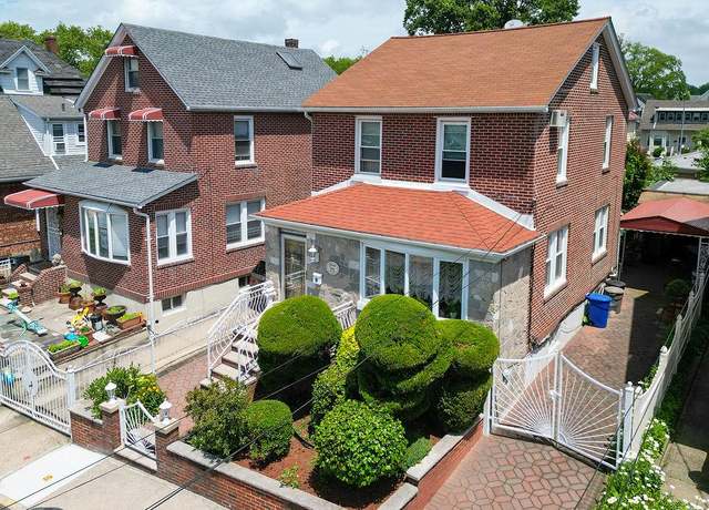 Property at 3027 Murray Ln, Flushing, NY 11354, 4 beds, 3 baths