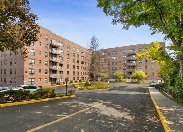 Property at 77 Carpenter Ave Unit 1R, Mount Kisco, NY 10549, 2 beds, 2 baths