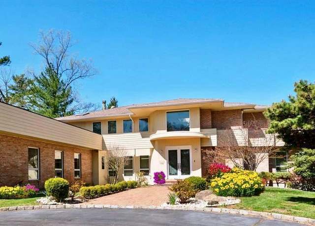 Property at 110A Windsor Gate, Great Neck, NY 11020, 5 beds, 5.5 baths