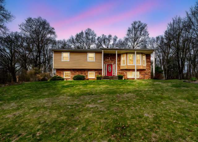 Property at 46 Hickory Dr, Campbell Hall, NY 10916, 3 beds, 2.5 baths
