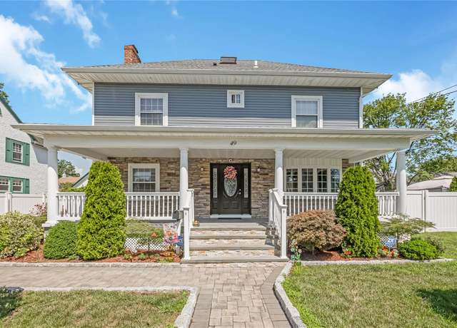 Property at 49 Marvin Ave, Hempstead, NY 11550, 4 beds, 2.5 baths