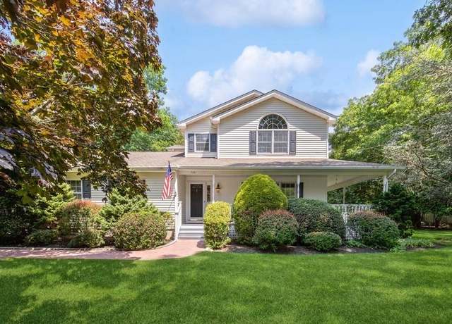 Property at 735 Deerfoot Path, Cutchogue, NY 11935, 3 beds, 2.5 baths