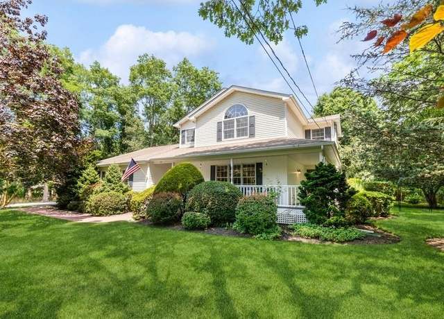 Property at 735 Deerfoot Path, Cutchogue, NY 11935, 3 beds, 2.5 baths