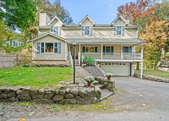 Property at 3 Seven Lakes Dr, Sloatsburg, NY 10974, 5 beds, 4 baths