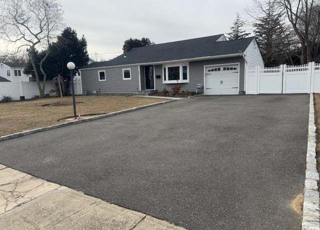 Property at 952 Thompson Dr, Bay Shore, NY 11706, 5 beds, 2 baths