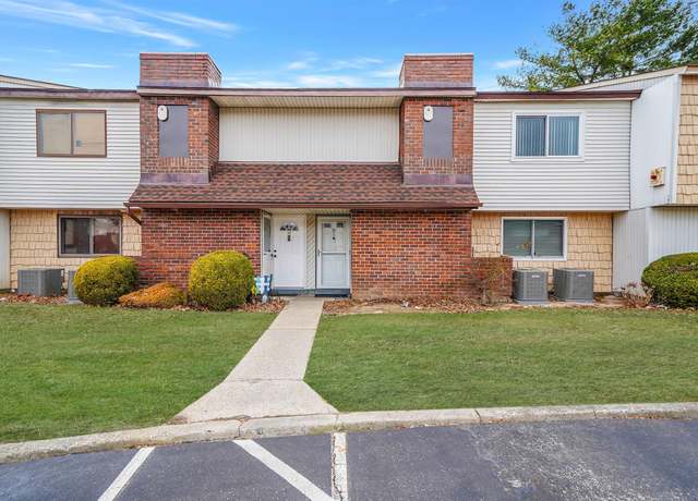 Property at 29 Pointe Cir S #29, Coram, NY 11727, 2 beds, 1 bath
