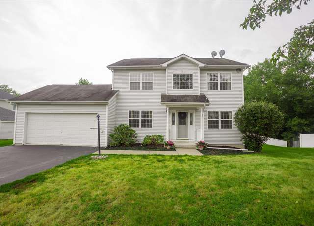 Property at 5 Rockcrest Pl, Poughkeepsie, NY 12603, 3 beds, 3 baths