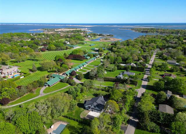 Property at 17 Moriches Ave, East Moriches, NY 11940, 4 beds, 3.5 baths
