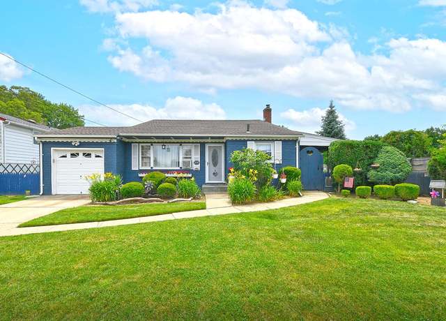 Property at 234 Willard Ave, Farmingdale, NY 11735, 3 beds, 1.5 baths