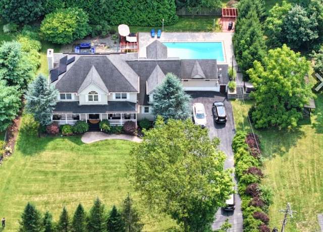 Property at 9 Roselawn Rd, Highland Mills, NY 10930, 4 beds, 3.5 baths