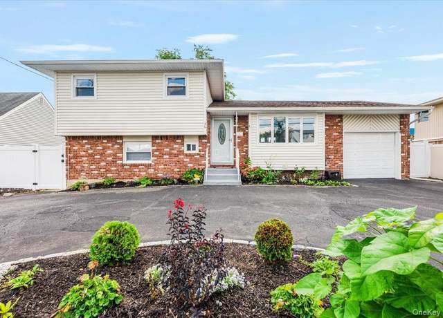 Property at 36 Michel Ave, Farmingdale, NY 11735, 4 beds, 2 baths