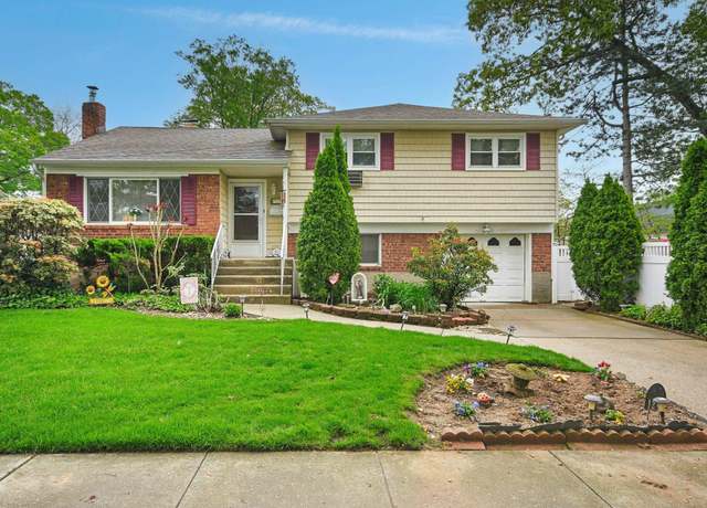 Property at 1243 Sylvia Ave, Baldwin, NY 11510, 3 beds, 1.5 baths