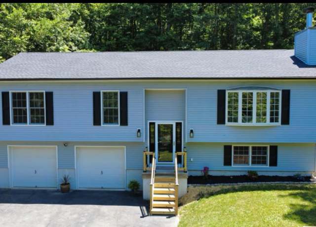 Property at 8 Bella Vista Dr, Modena, NY 12548, 3 beds, 2 baths