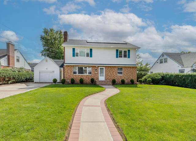 Property at 474 Newton St, Westbury, NY 11590, 6 beds, 2 baths