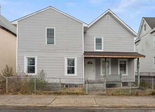 Property at 9 Capobianco St, Glen Cove, NY 11542, 5 beds, 2 baths