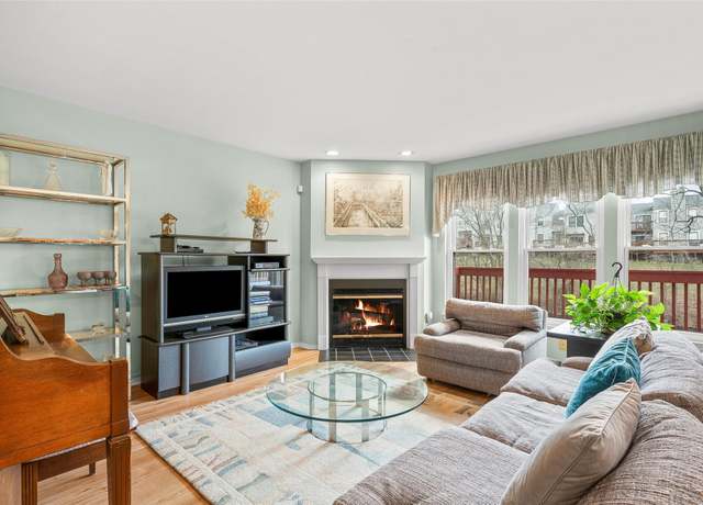 Property at 162 Club Ct, Ossining, NY 10562, 3 beds, 2.5 baths