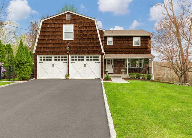 Property at 10 Marian Dr, Suffern, NY 10901, 4 beds, 2.5 baths