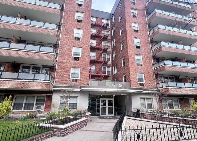 Property at 525 Ocean Pkwy Unit 4J, Brooklyn, NY 11218, 2 beds, 2 baths