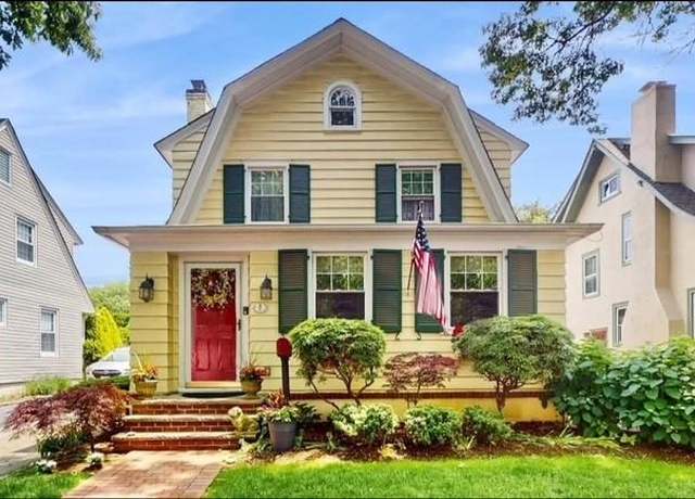 Property at 8 Boston Rd, Bellerose Village, NY 11001, 3 beds, 1.5 baths