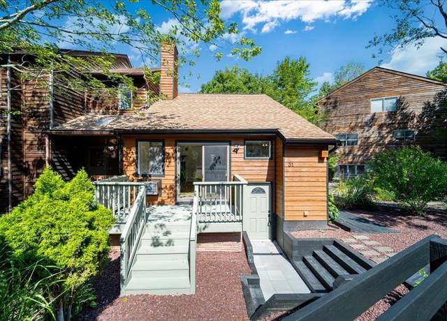 Property at 31 Edelweiss Dr, Woodridge, NY 12789, 4 beds, 3 baths