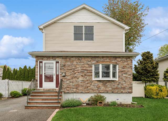 Property at 120 Floral Ave, Bethpage, NY 11714, 3 beds, 2.5 baths