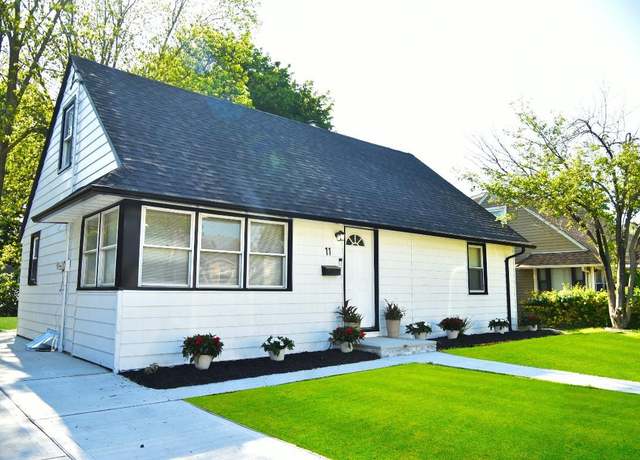 Property at 11 Myrtle Ave, Hempstead, NY 11550, 4 beds, 1 bath
