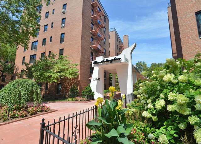 Property at 13915 83rd Ave Unit B32, Briarwood, NY 11435, 1 bed, 1 bath