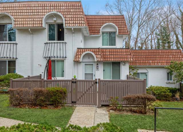 Property at 207 Skyline Dr, Coram, NY 11727, 3 beds, 1.5 baths